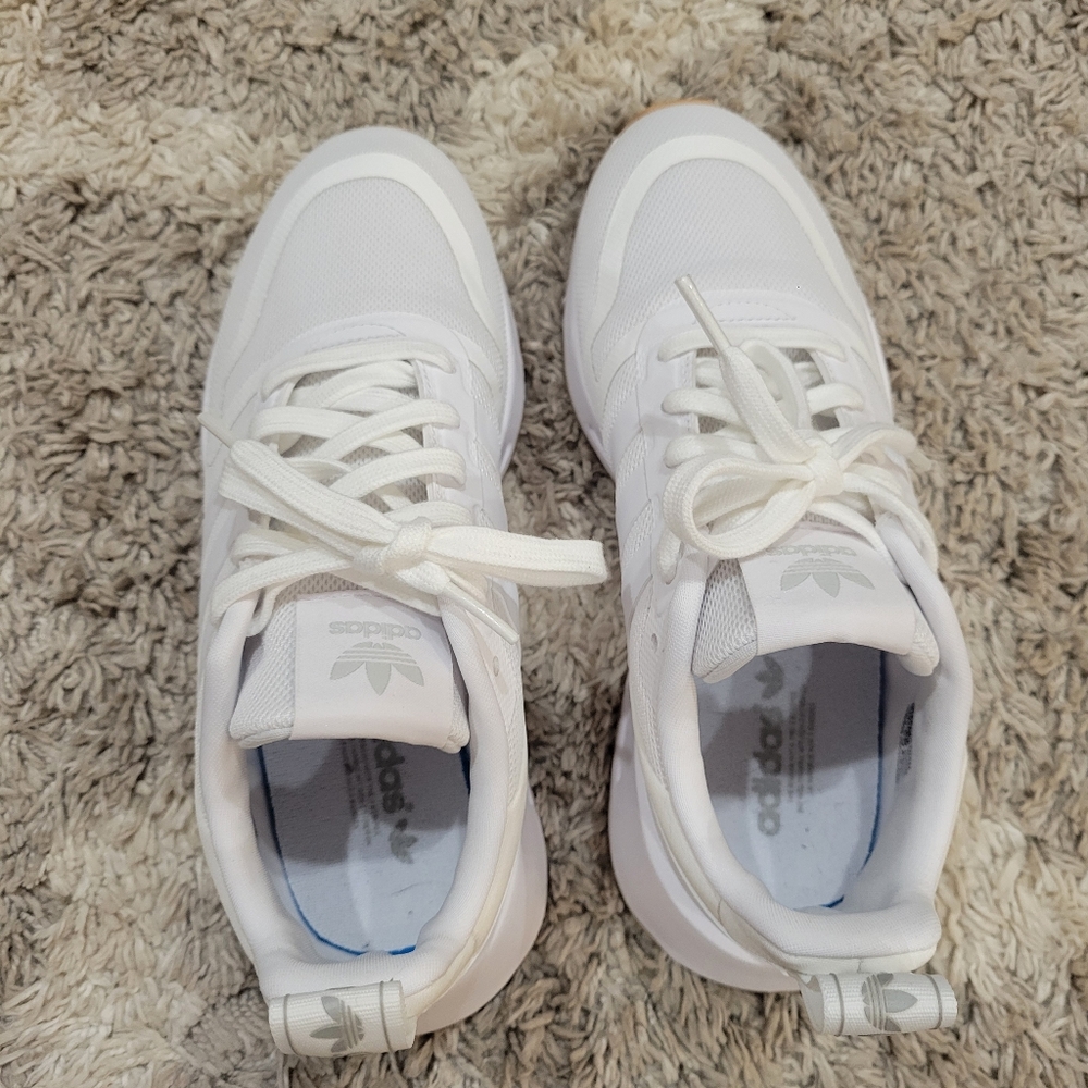 Adidas sneaker big kid 5